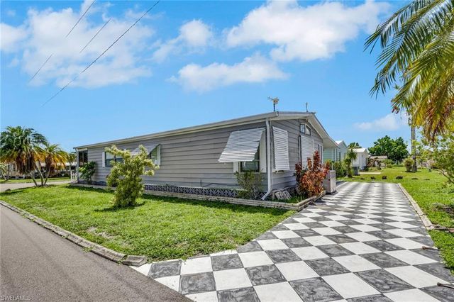 9258 Desoto DR, North Fort Myers, FL 33903