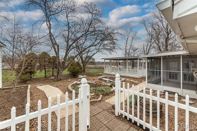 2949 Oetting Drive, St Charles, MO 63303