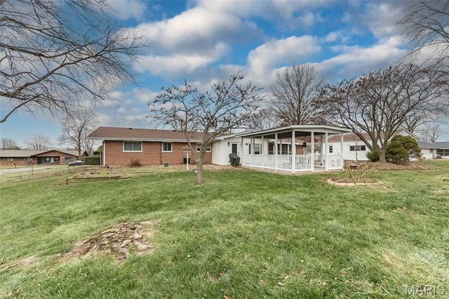 2949 Oetting Drive, St Charles, MO 63303