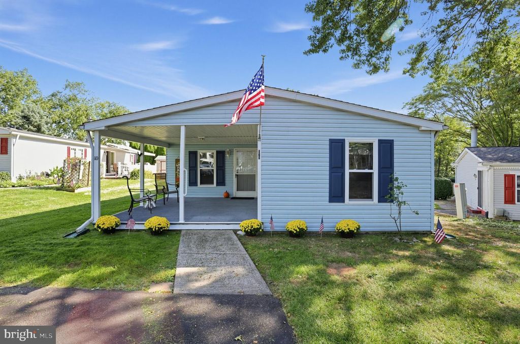 10 COVENTRY PLACE, SOUDERTON, PA 18964 — exterior
