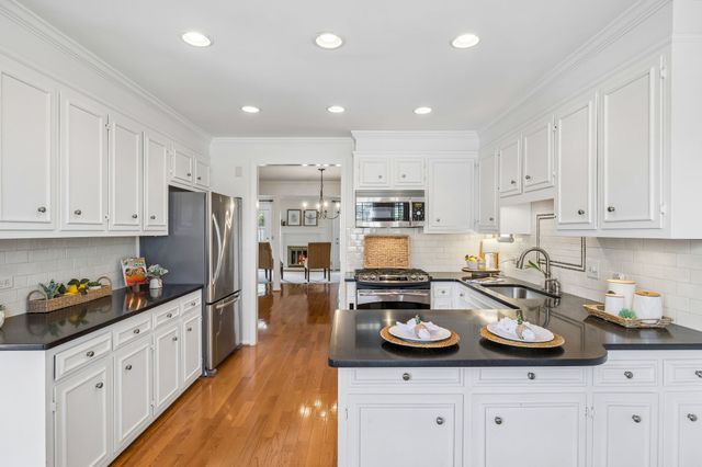 4400 Belmont Park Ter Apt 235, Nashville, TN 37215