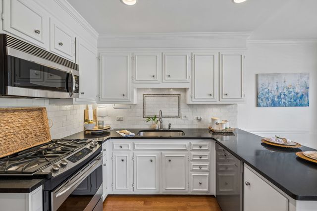 4400 Belmont Park Ter Apt 235, Nashville, TN 37215