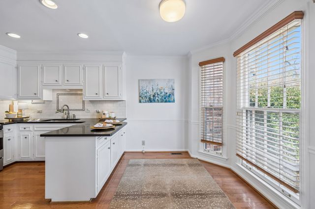 4400 Belmont Park Ter Apt 235, Nashville, TN 37215