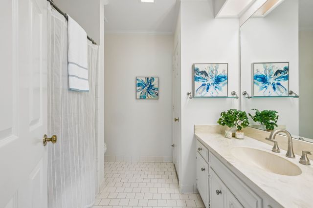 4400 Belmont Park Ter Apt 235, Nashville, TN 37215