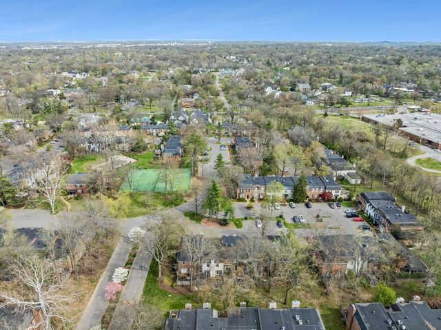 4400 Belmont Park Ter Apt 235, Nashville, TN 37215