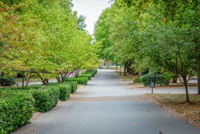 4400 Belmont Park Ter Apt 235, Nashville, TN 37215