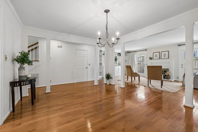 4400 Belmont Park Ter Apt 235, Nashville, TN 37215