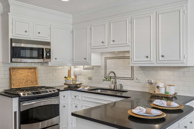 4400 Belmont Park Ter Apt 235, Nashville, TN 37215