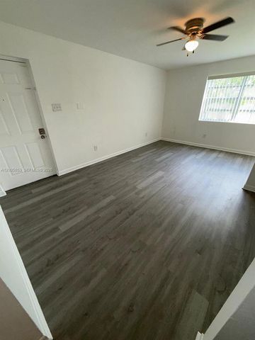 15285 SW 107th Ln 214, Miami, FL 33196