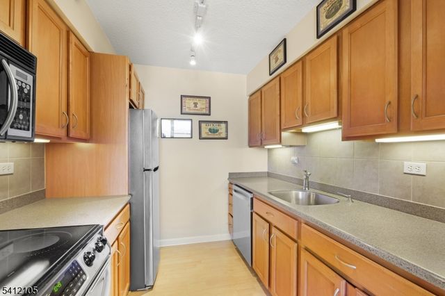 300 Main St 807, Little Falls Twp., NJ 07424