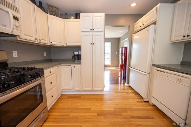 61 Brook Lane, West Seneca, NY 14224