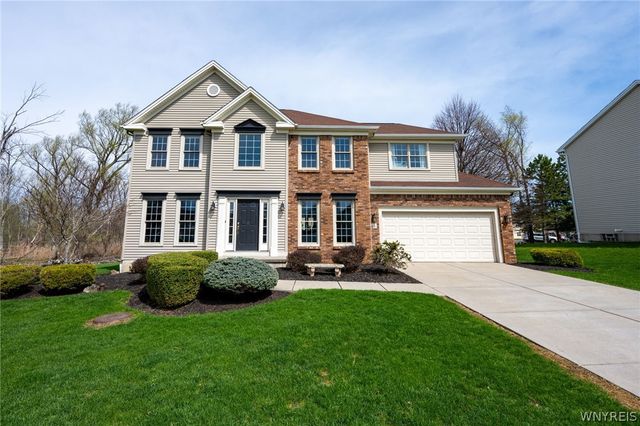61 Brook Lane, West Seneca, NY 14224
