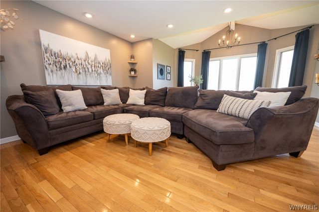 61 Brook Lane, West Seneca, NY 14224