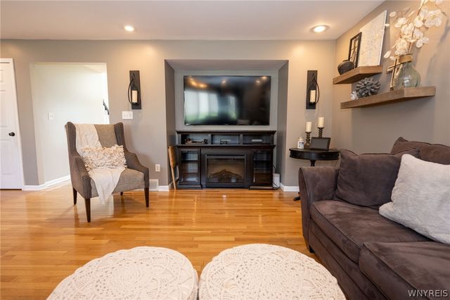 61 Brook Lane, West Seneca, NY 14224