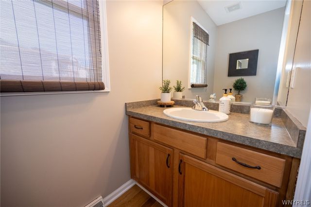 61 Brook Lane, West Seneca, NY 14224