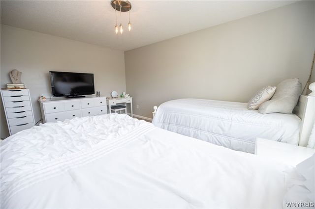 61 Brook Lane, West Seneca, NY 14224