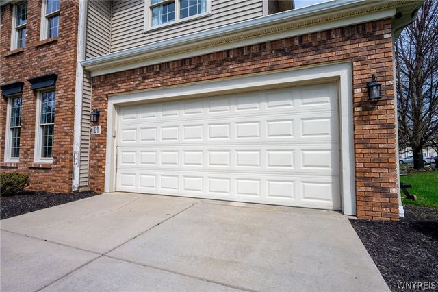 61 Brook Lane, West Seneca, NY 14224