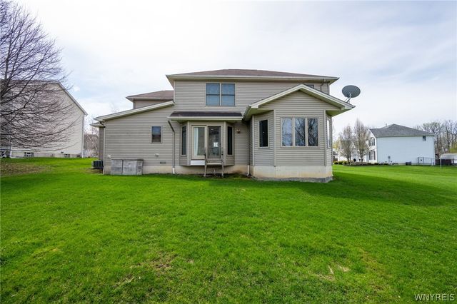 61 Brook Lane, West Seneca, NY 14224