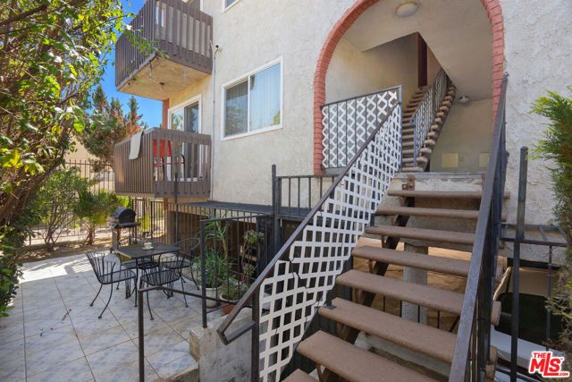 13227 Vanowen Street, North Hollywood (los Angeles), CA 91605
