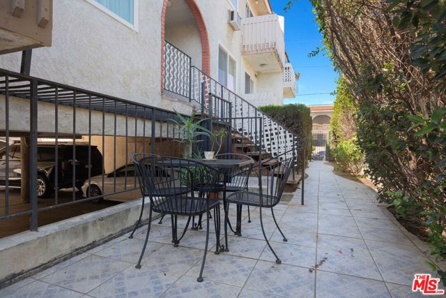 13227 Vanowen Street, North Hollywood (los Angeles), CA 91605