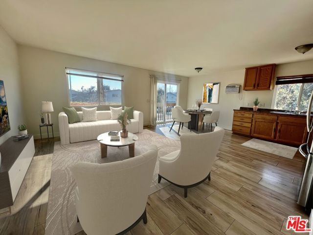 13227 Vanowen Street, North Hollywood (los Angeles), CA 91605