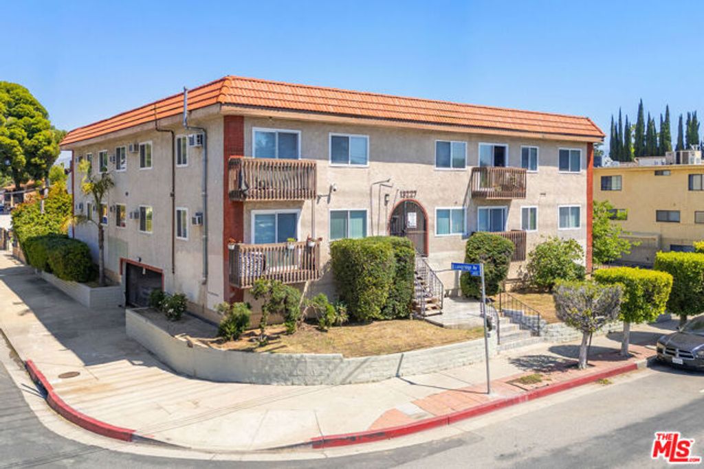 13227 Vanowen Street, North Hollywood (los Angeles), CA 91605