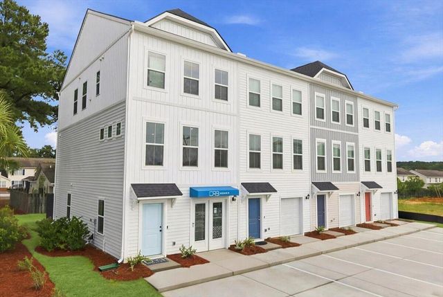 4633 Forest Hills Drive 902, North Charleston, SC 29418