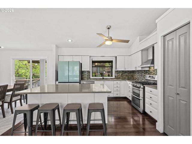 7393 Sw BAYBERRY Dr, Beaverton, OR 97007