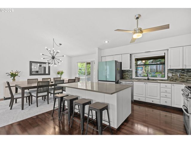 7393 Sw BAYBERRY Dr, Beaverton, OR 97007