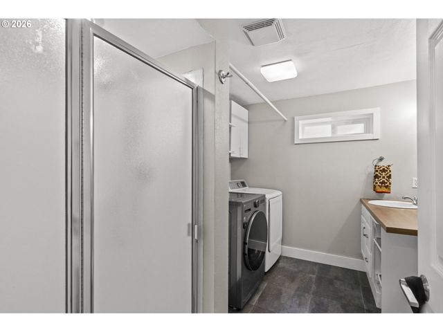 7393 Sw BAYBERRY Dr, Beaverton, OR 97007