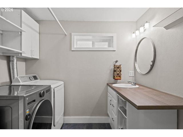 7393 Sw BAYBERRY Dr, Beaverton, OR 97007