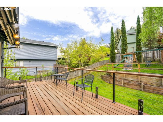 7393 Sw BAYBERRY Dr, Beaverton, OR 97007