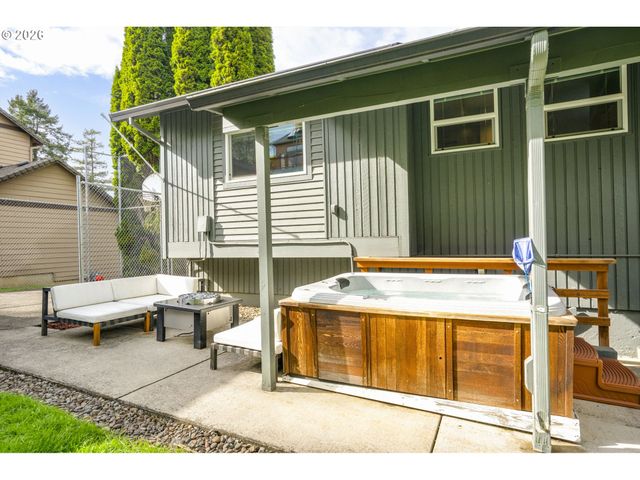 7393 Sw BAYBERRY Dr, Beaverton, OR 97007