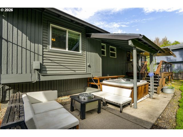 7393 Sw BAYBERRY Dr, Beaverton, OR 97007