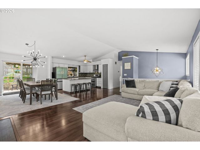 7393 Sw BAYBERRY Dr, Beaverton, OR 97007