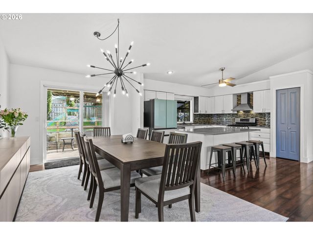 7393 Sw BAYBERRY Dr, Beaverton, OR 97007