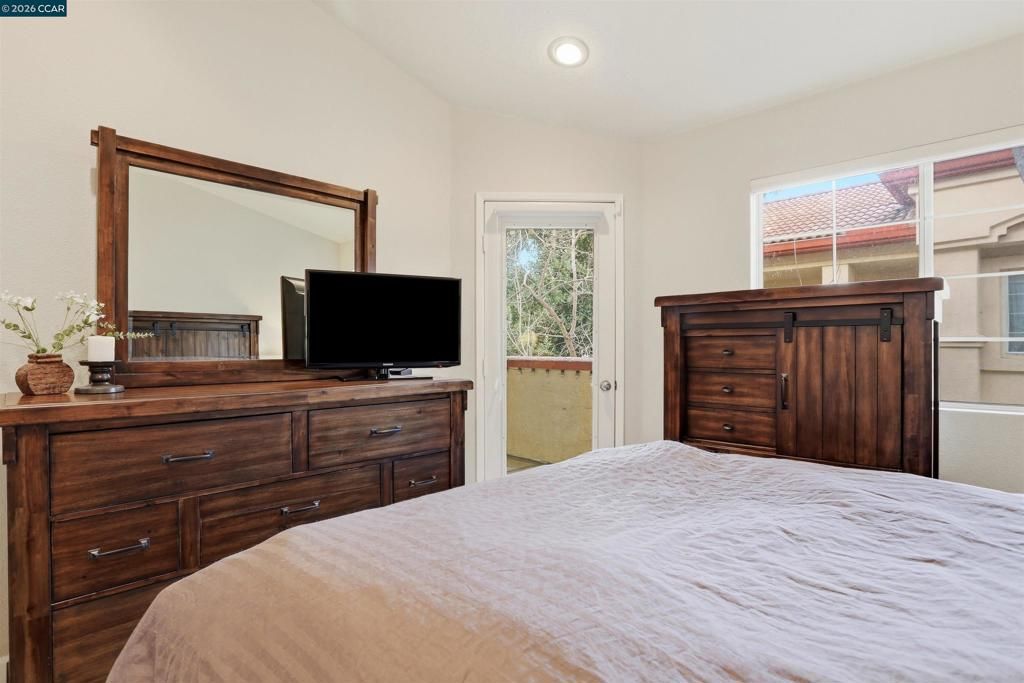 Image 16 of property listing at 7020 7020 Stagecoach Rd G, Dublin, CA 94568