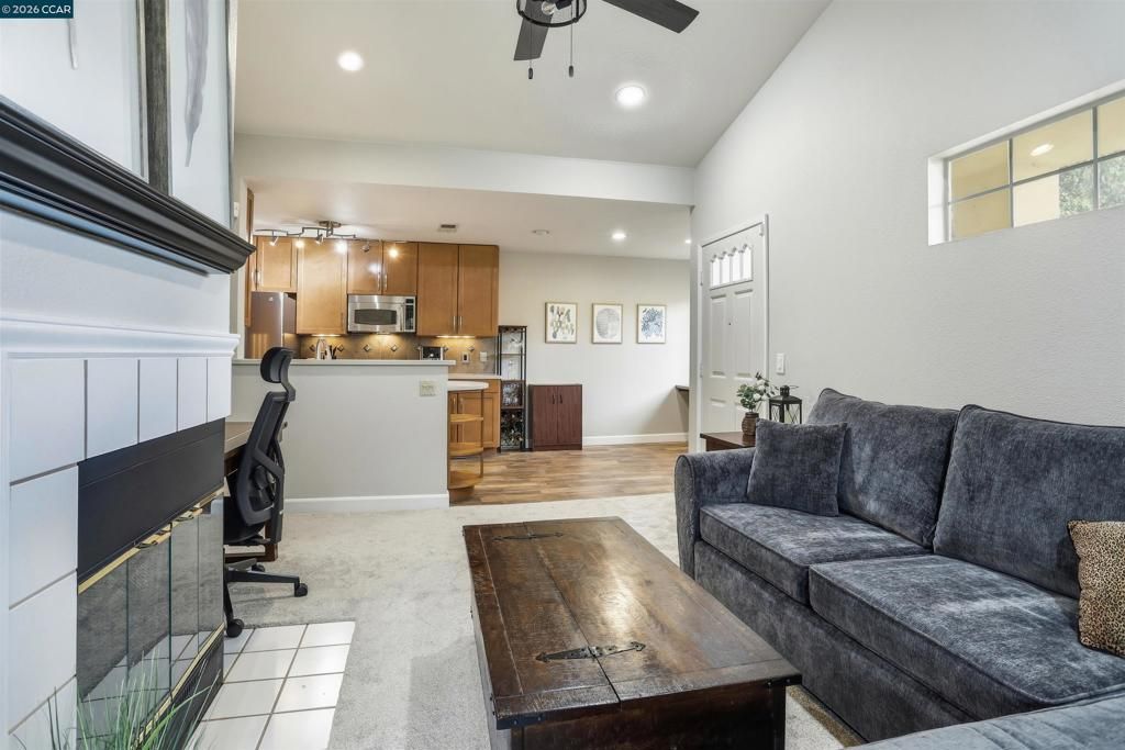 Image 8 of property listing at 7020 7020 Stagecoach Rd G, Dublin, CA 94568