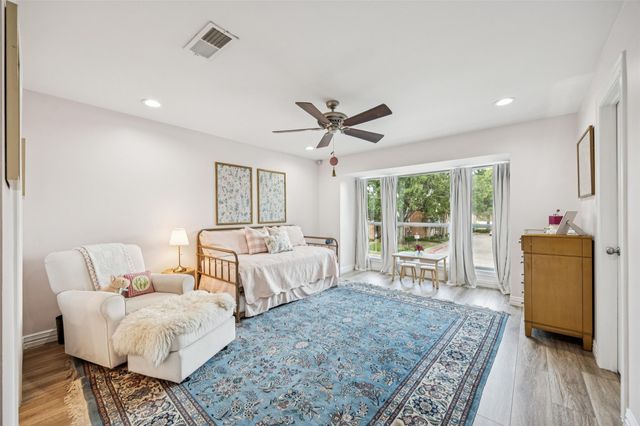 1223 Fountain View Drive 124, Houston, TX 77057