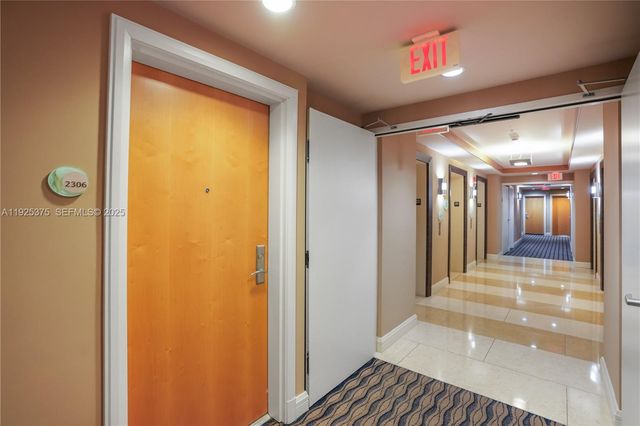 244 Biscayne Blvd 2306, Miami, FL 33132