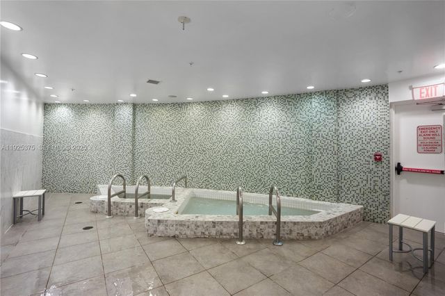 244 Biscayne Blvd 2306, Miami, FL 33132