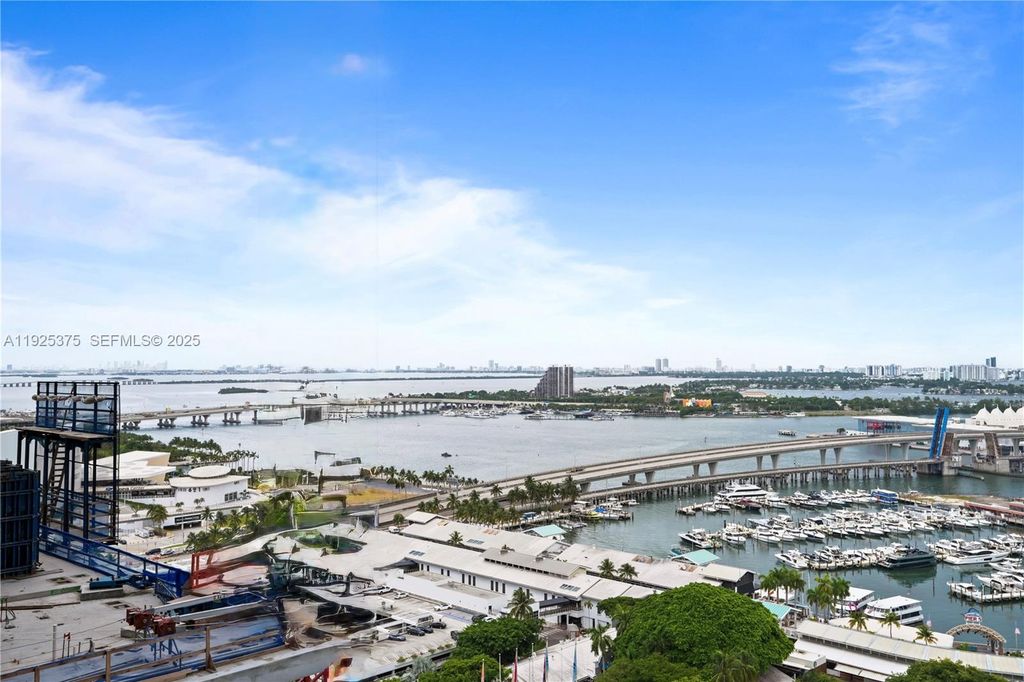 244 Biscayne Blvd 2306, Miami, FL 33132