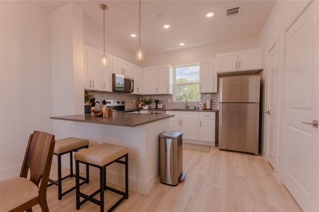2025 Empire Central Drive 304, Dallas, TX 75235