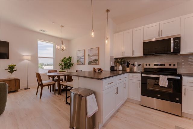 2025 Empire Central Drive 304, Dallas, TX 75235