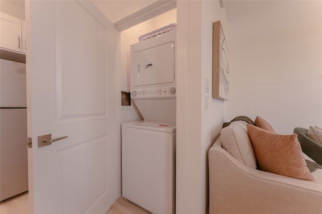 2025 Empire Central Drive 304, Dallas, TX 75235