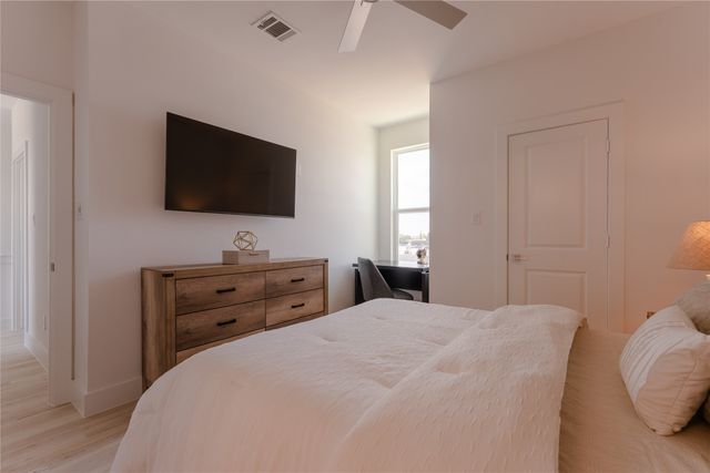 2025 Empire Central Drive 304, Dallas, TX 75235