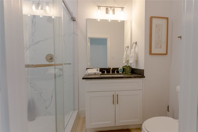 2025 Empire Central Drive 304, Dallas, TX 75235