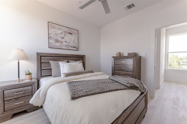 2025 Empire Central Drive 304, Dallas, TX 75235