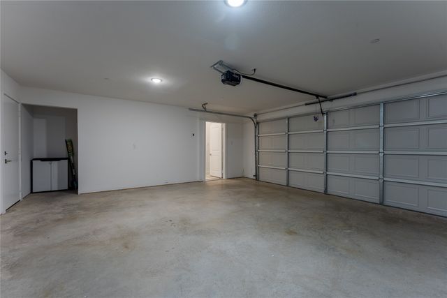 2025 Empire Central Drive 304, Dallas, TX 75235