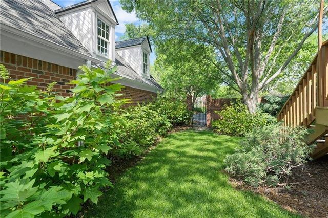 2300 English Ivy Court SE, Atlanta, GA 30339